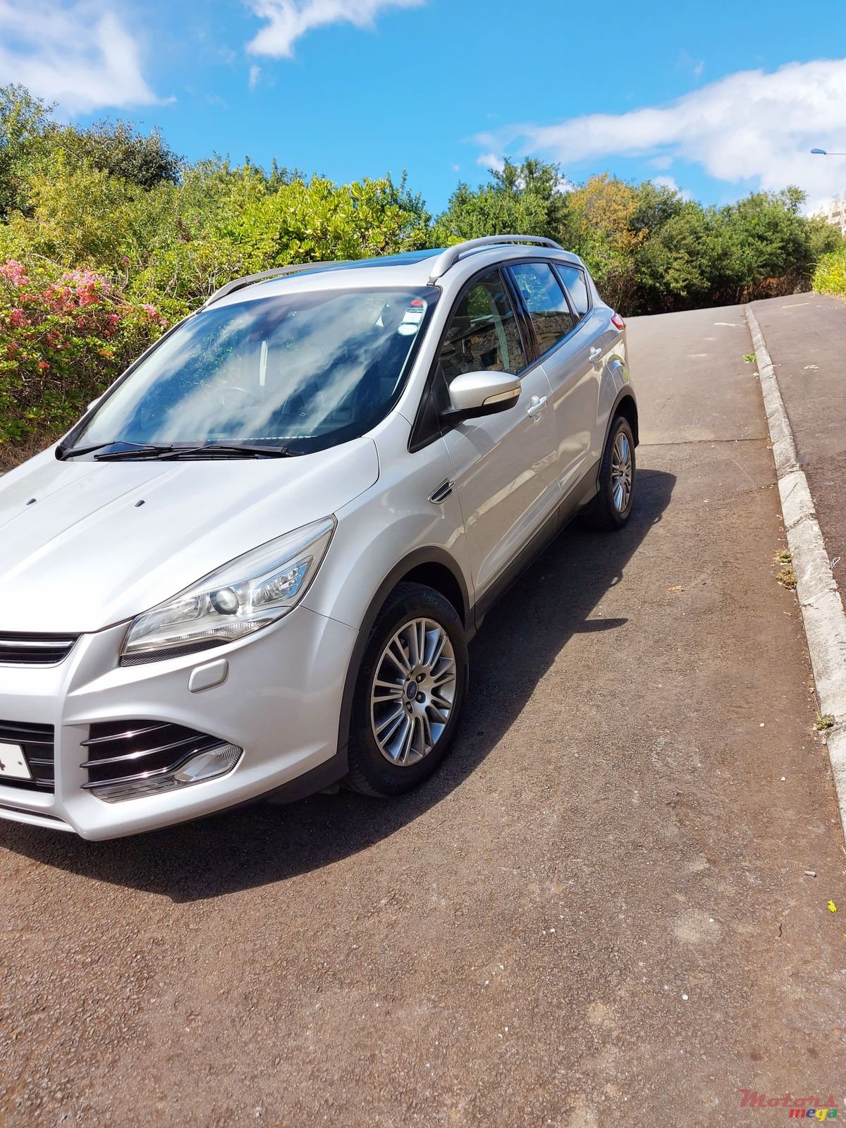 2014' Ford Kuga photo #4