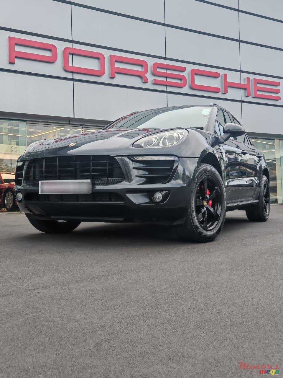 2017' Porsche Macan photo #1