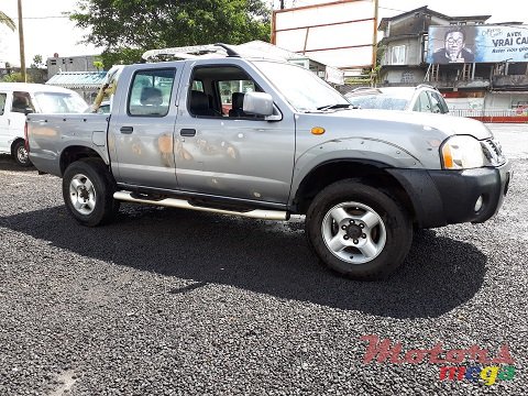 2005' Nissan Hardbody photo #3