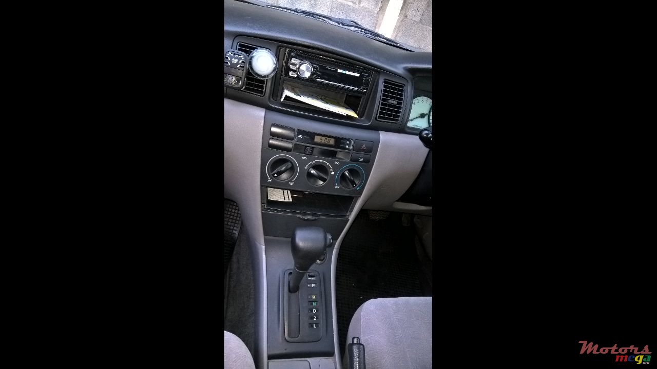 2001' Toyota Corolla NZE121 photo #3