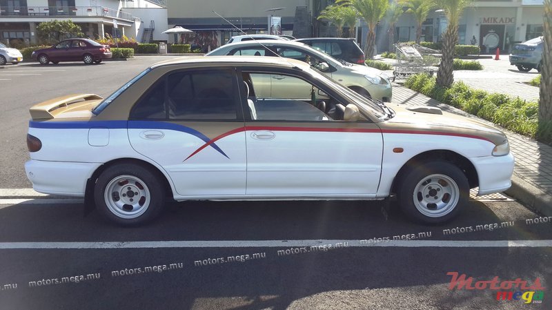 1993' Mitsubishi GLX photo #1