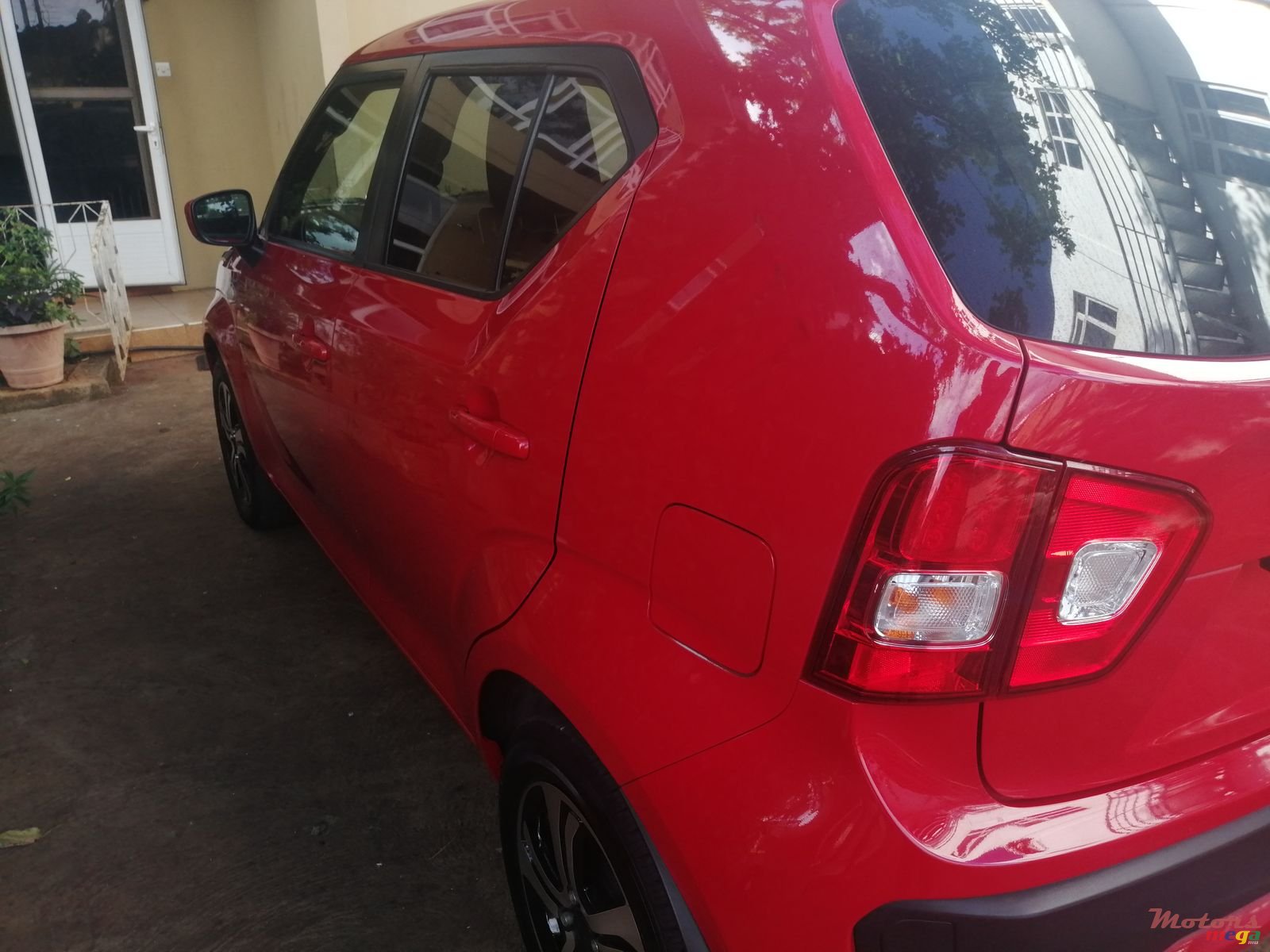 2016' Suzuki Ignis Hybrid photo #1