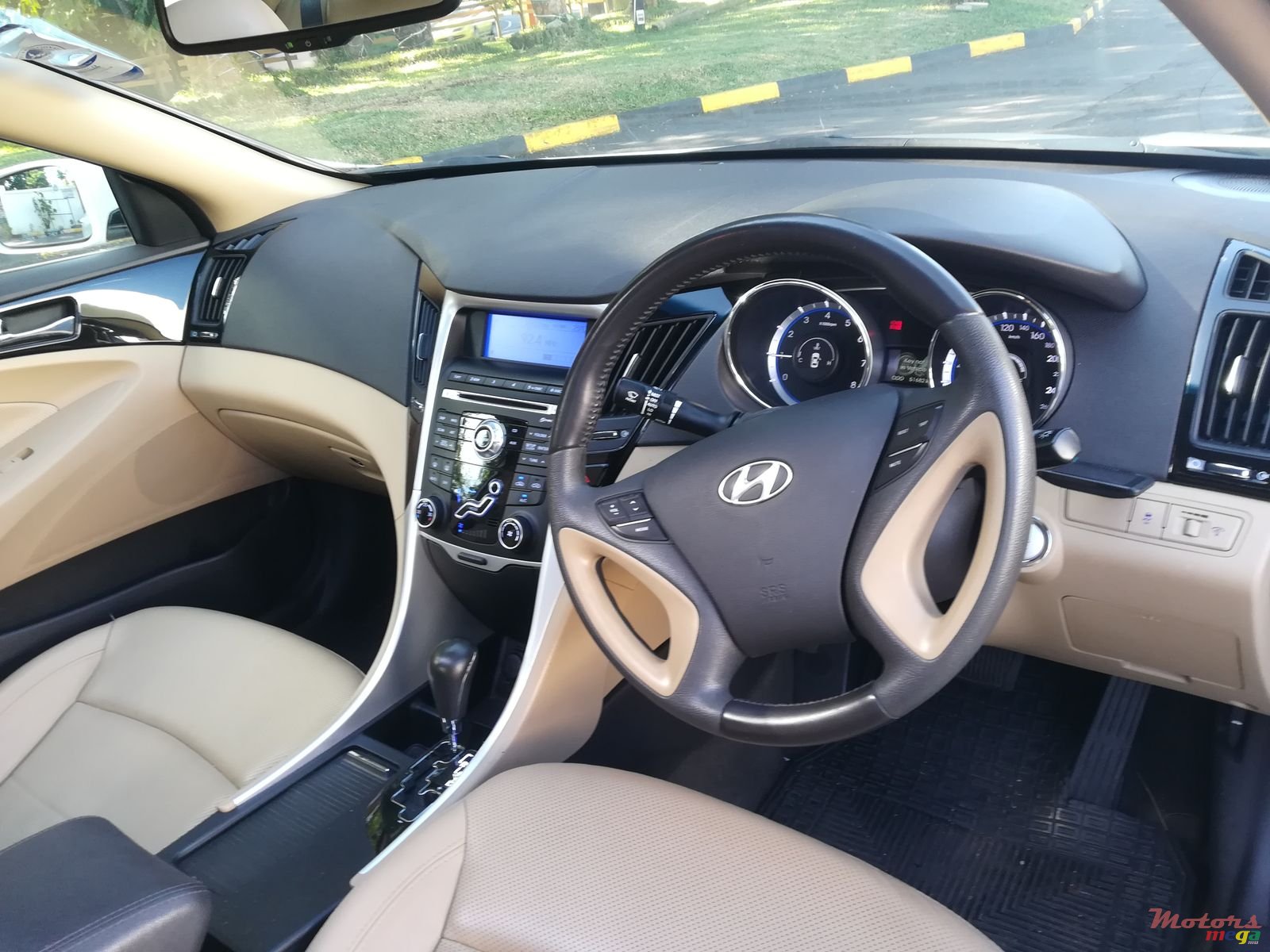 2012' Hyundai Sonata photo #4