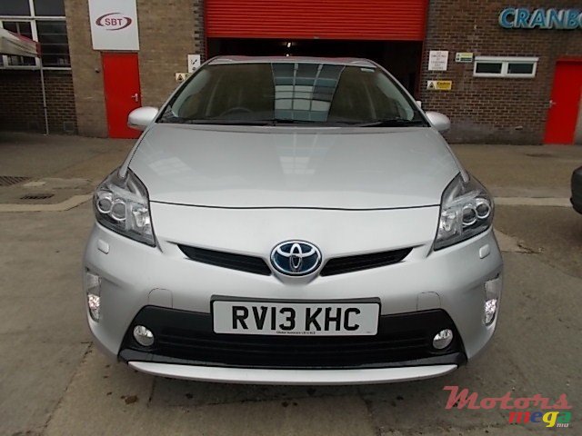 2014' Toyota Prius Plug-in Hybrid photo #1