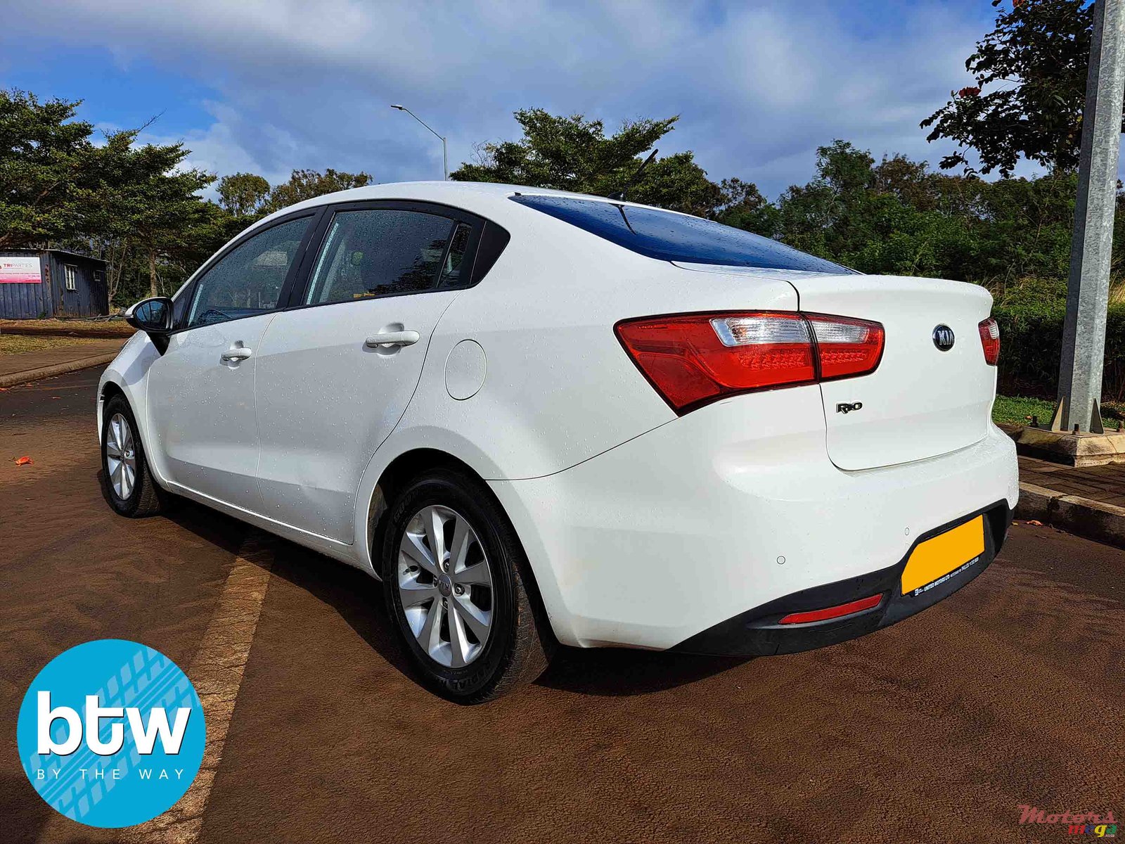 2013' Kia Rio photo #3