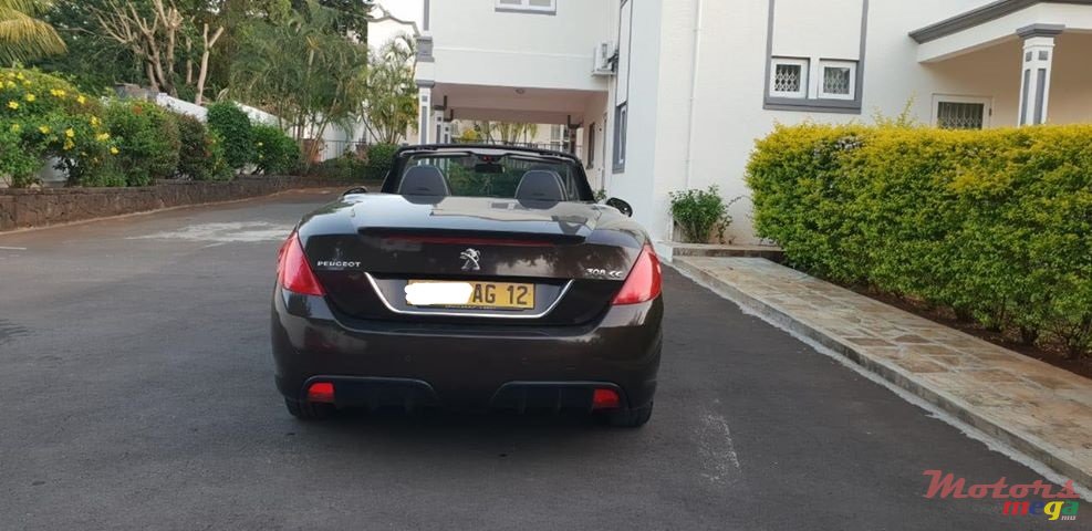 2012' Peugeot 308 photo #2