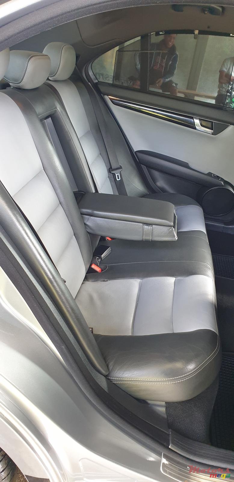 2011' Mercedes-Benz C-Class AMG photo #7