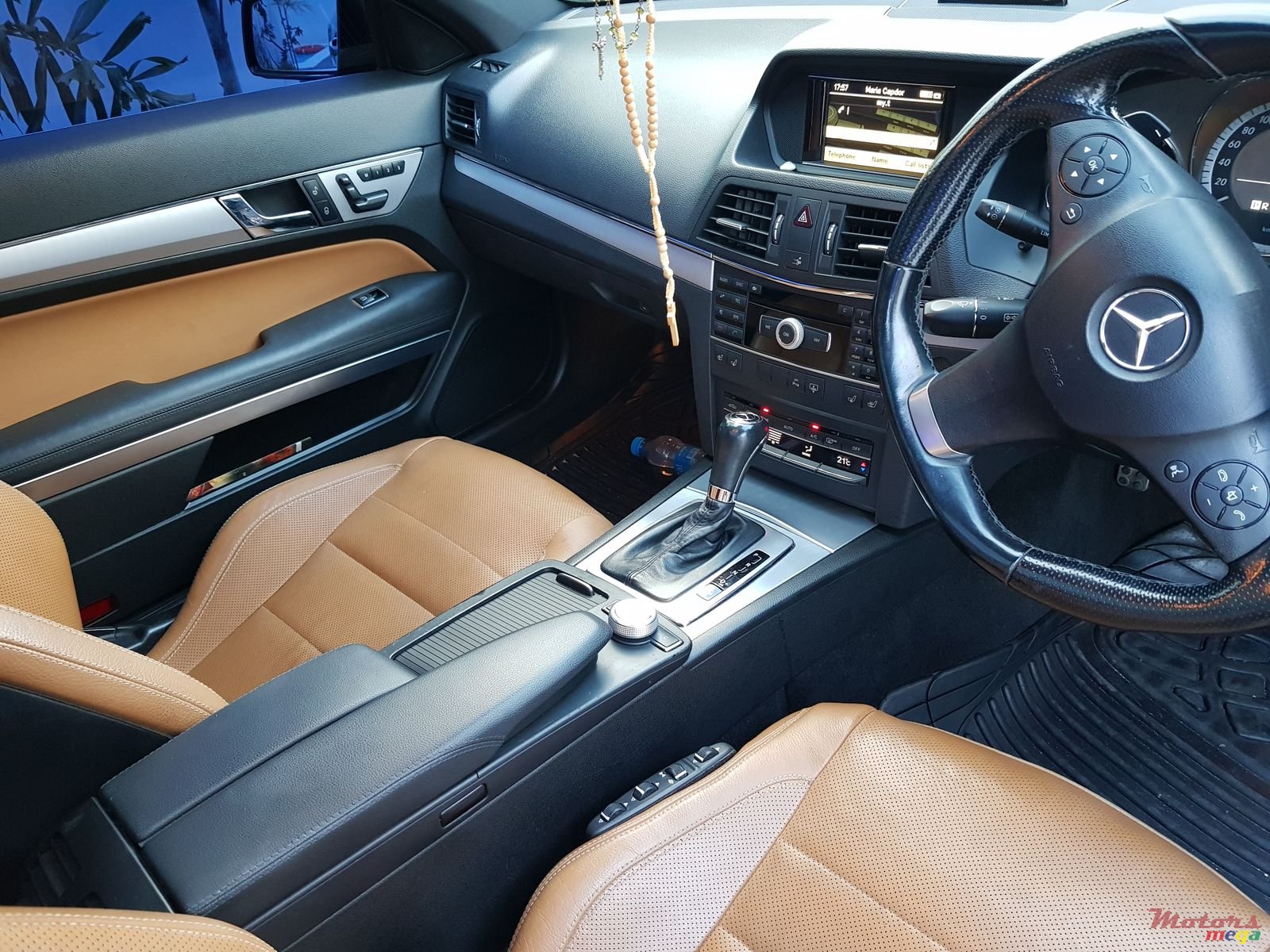 2011' Mercedes-Benz 250 photo #2