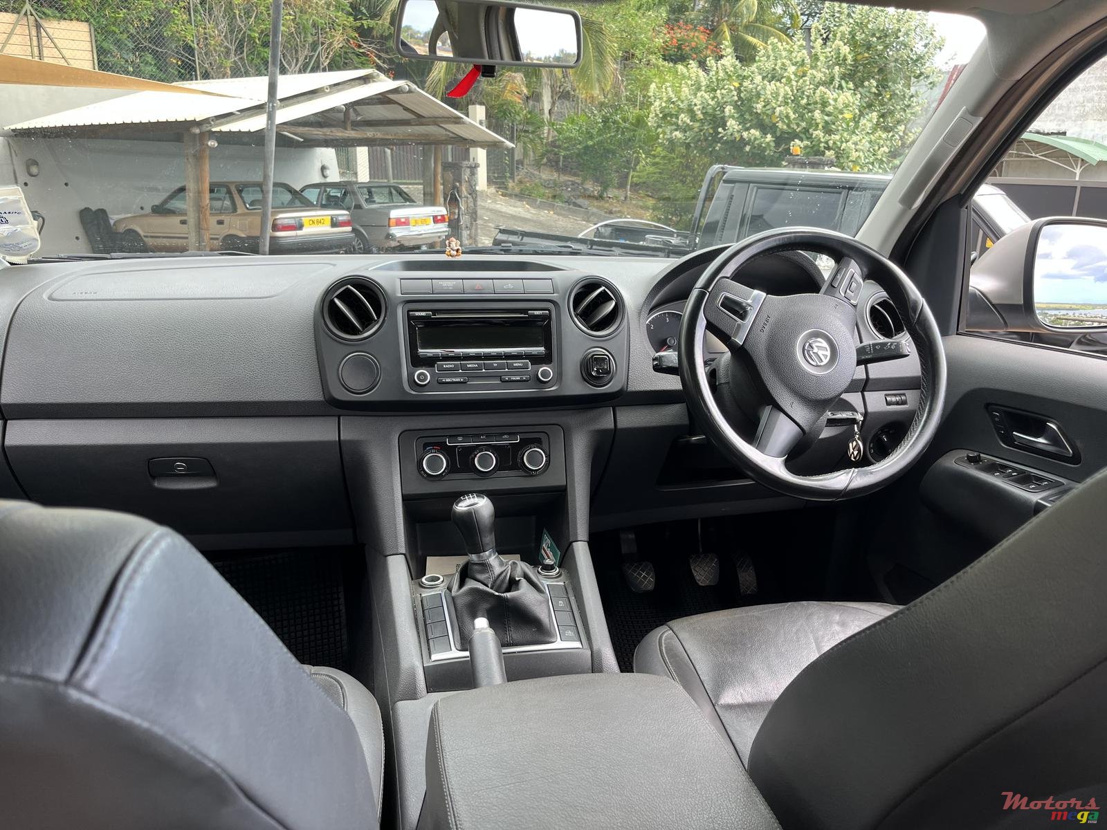 2017' Volkswagen Amarok photo #3