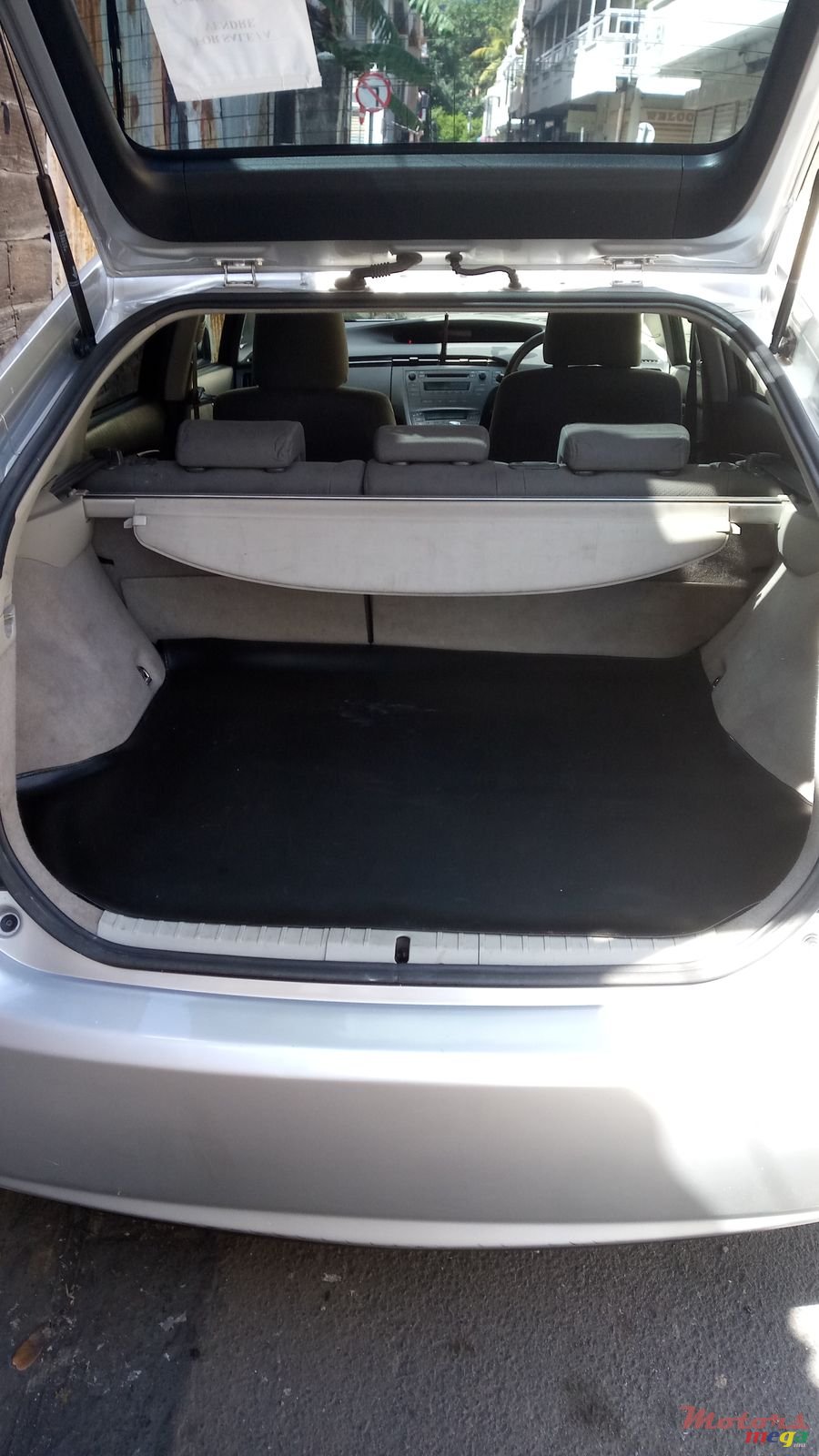 2010' Toyota Prius photo #3