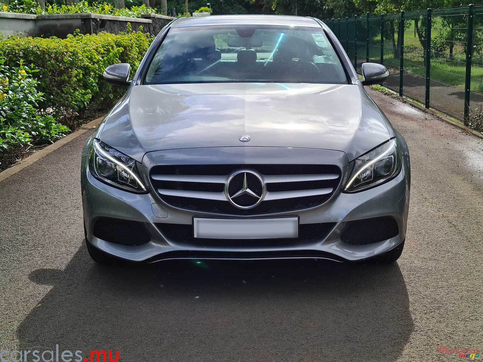 2014' Mercedes-Benz C 180 Classic photo #3