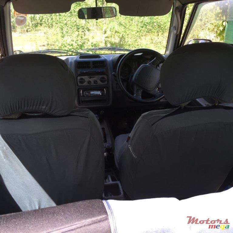 1996' Mitsubishi Pajero Junior ZR-II photo #7