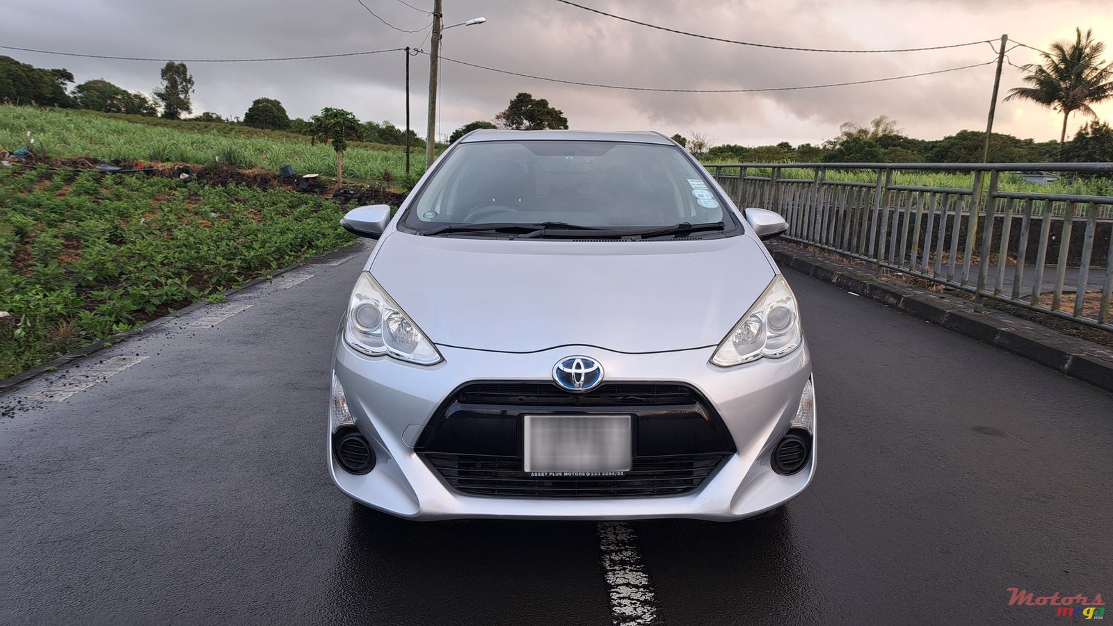 2015' Toyota Aqua photo #4