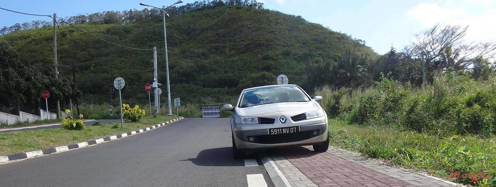 2007' Renault Megane 2 CABRIOLET KARMANN photo #7