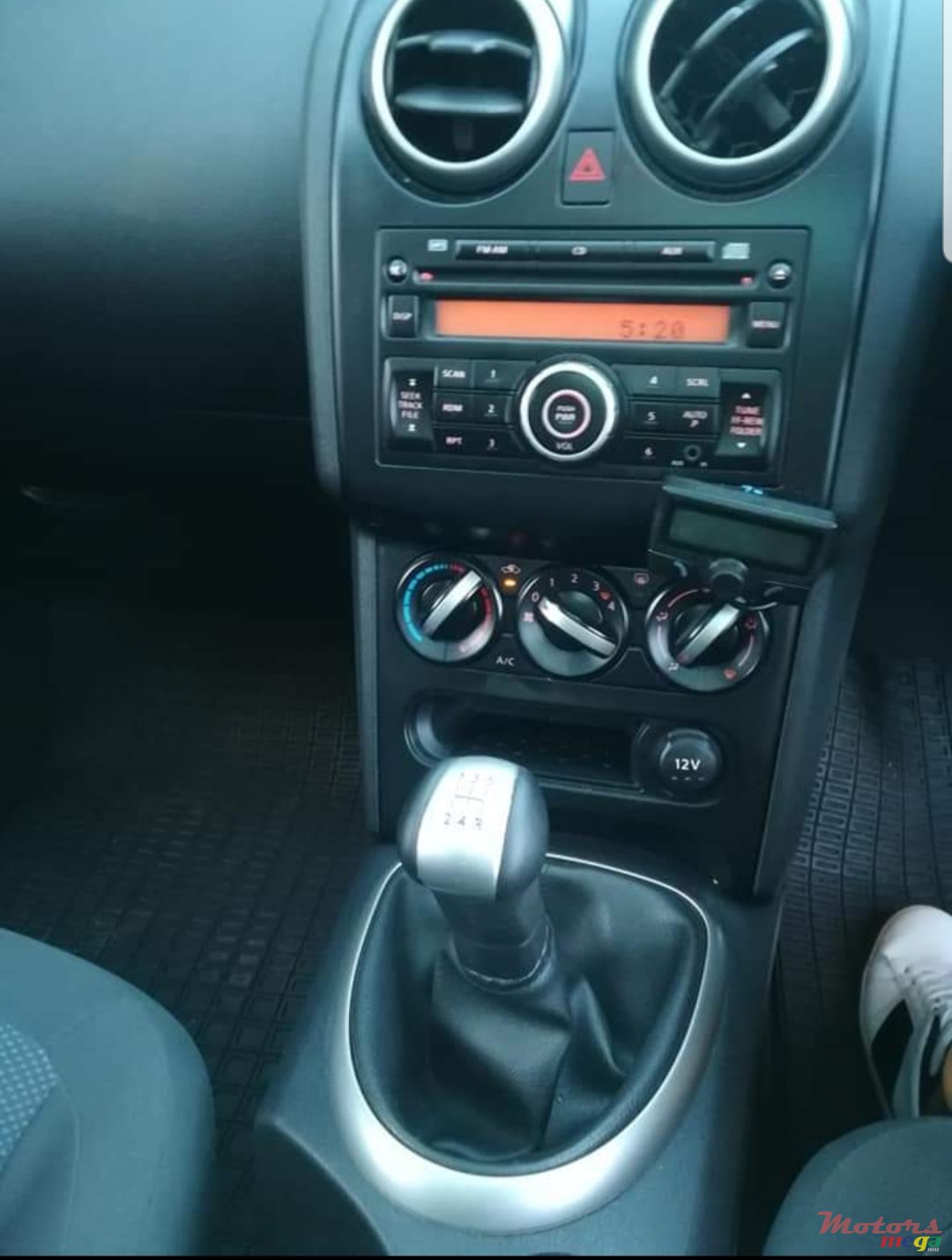 2010' Nissan Qashqai+2 photo #5