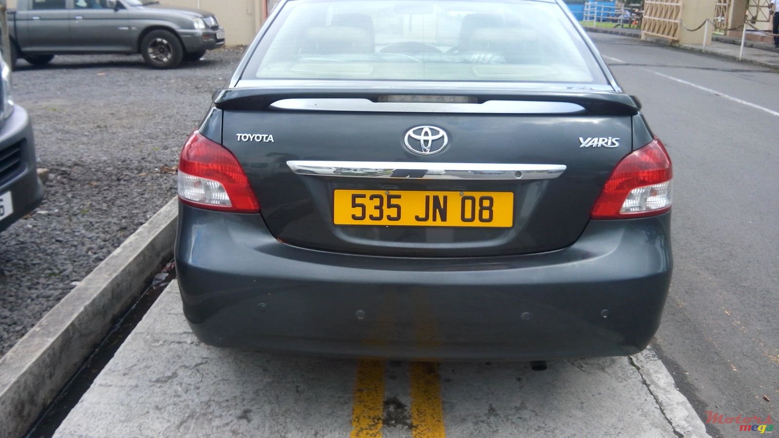 2008' Toyota Yaris photo #3