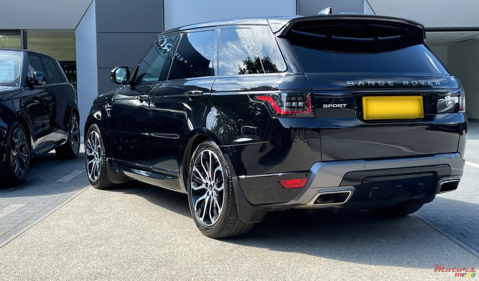2021' Land Rover Range Rover Sport photo #2