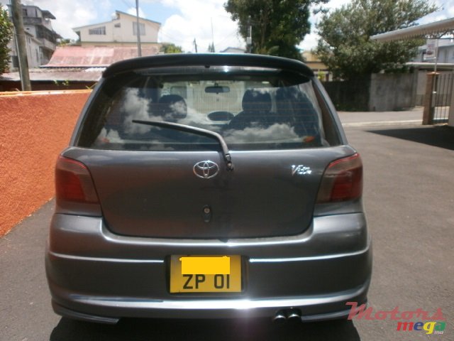 2001' Toyota Vitz photo #4