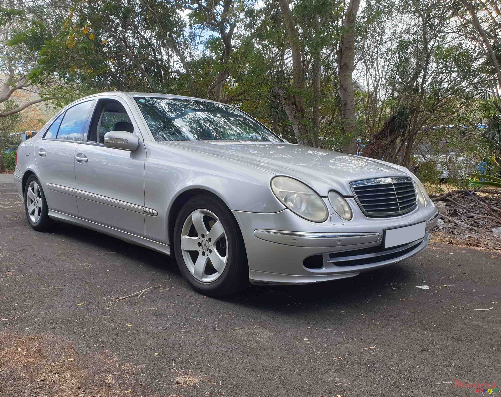 2004' Mercedes-Benz E-Class for sale. Moka, Mauritius