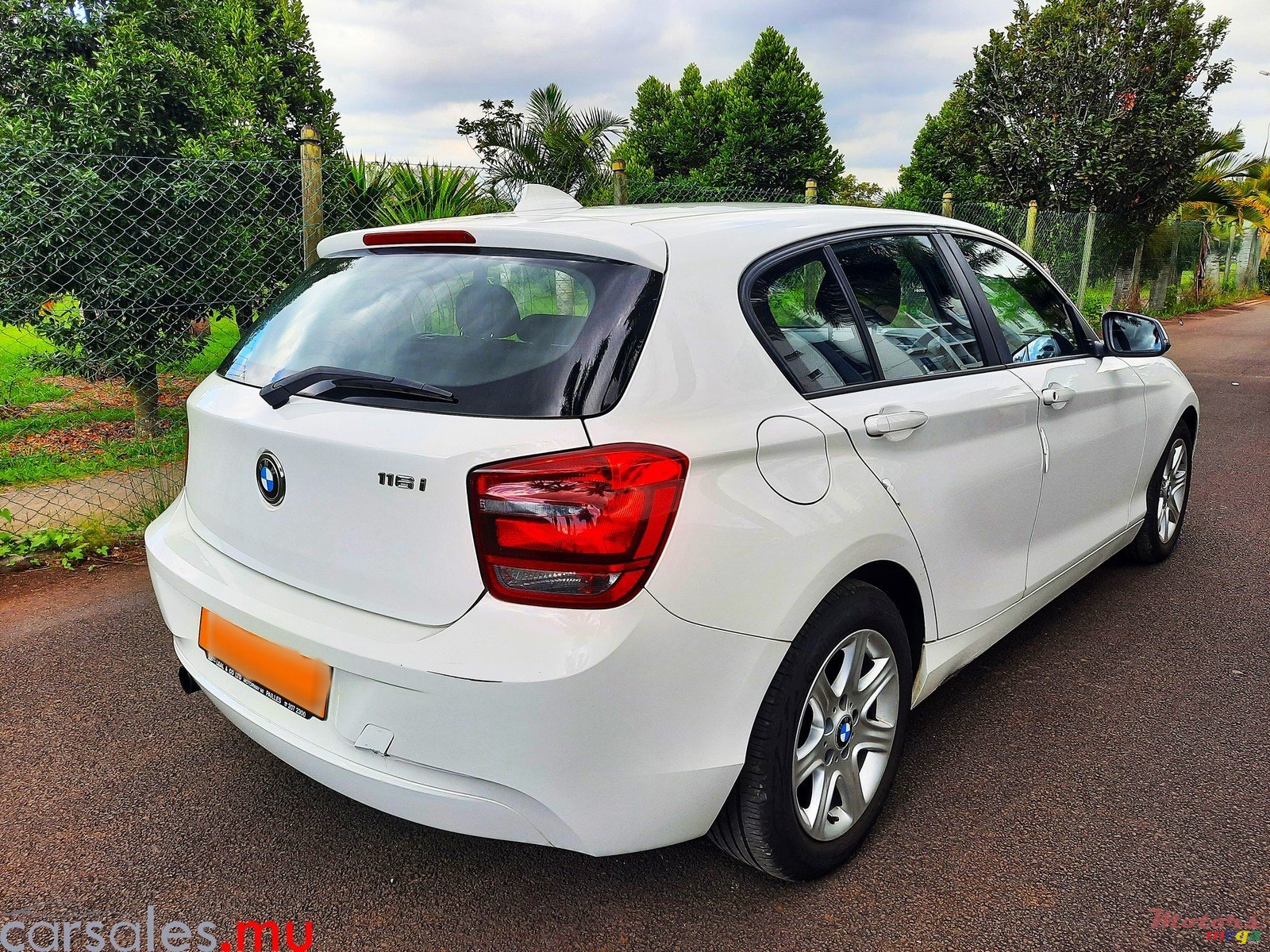 2012' BMW 116 1.6 Hatchback photo #4