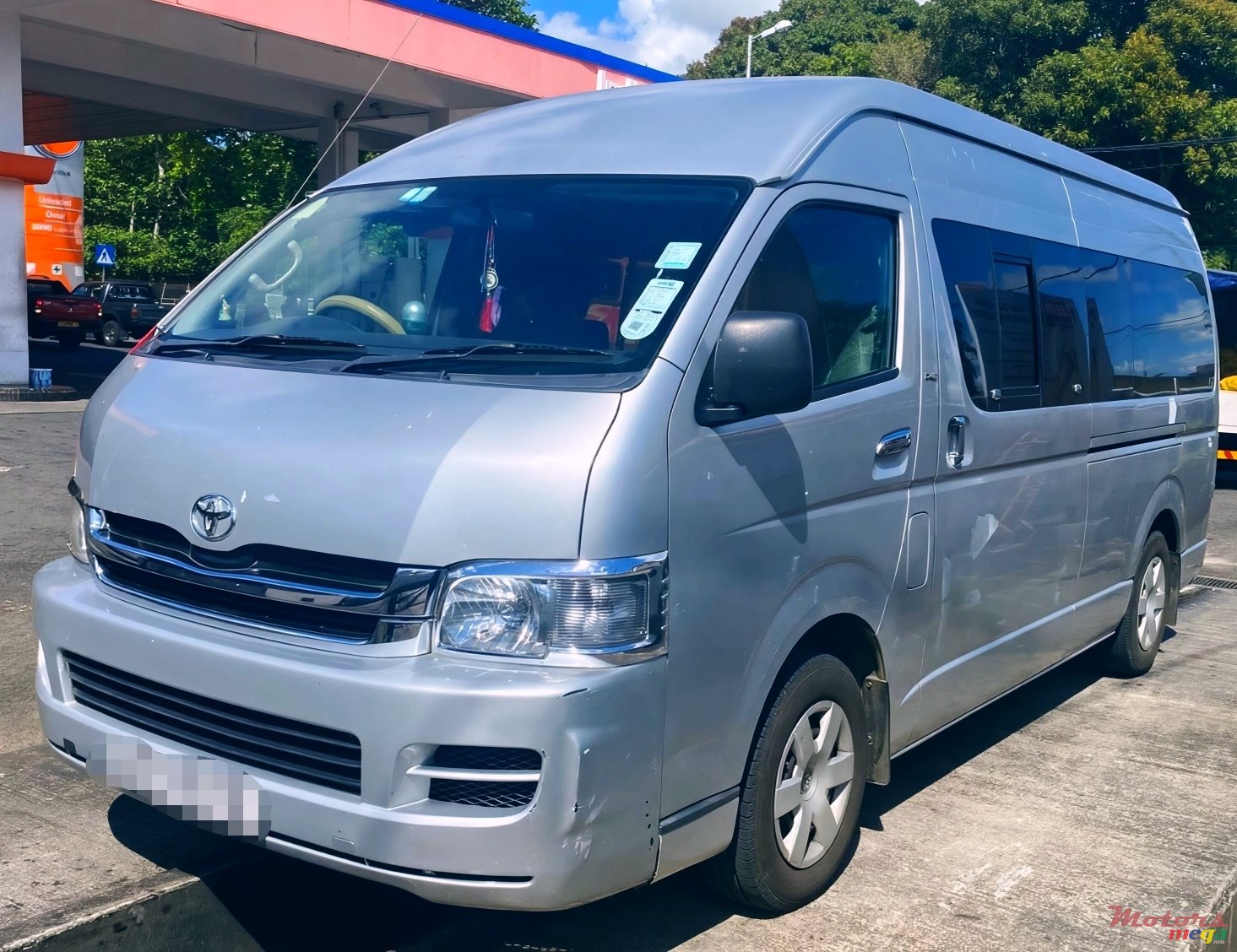 2010' Toyota HIACE GL photo #2