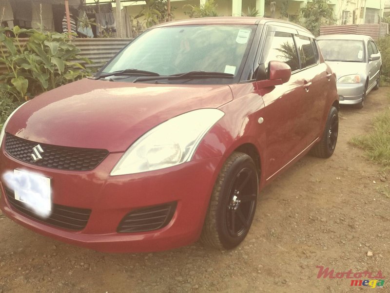 2011' Suzuki Swift photo #4