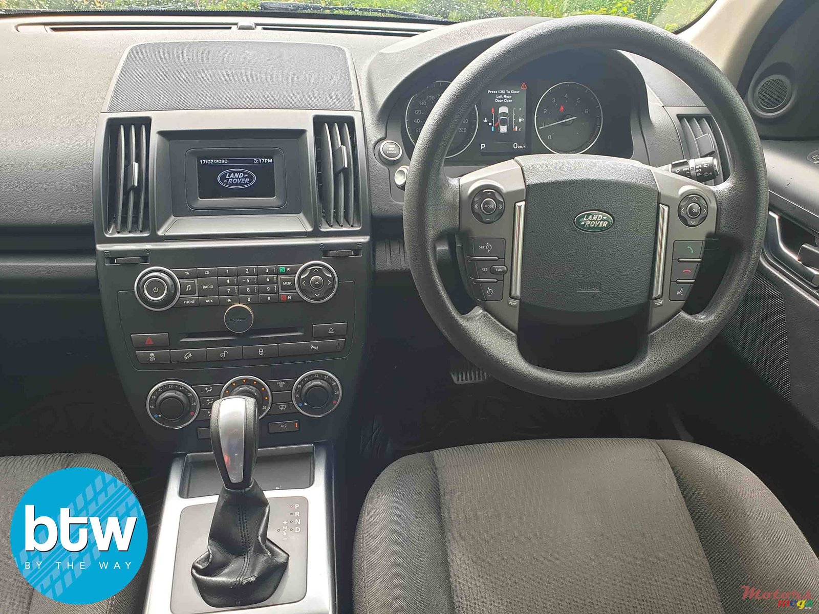 2014' Land Rover Freelander 2 Si4 S photo #6