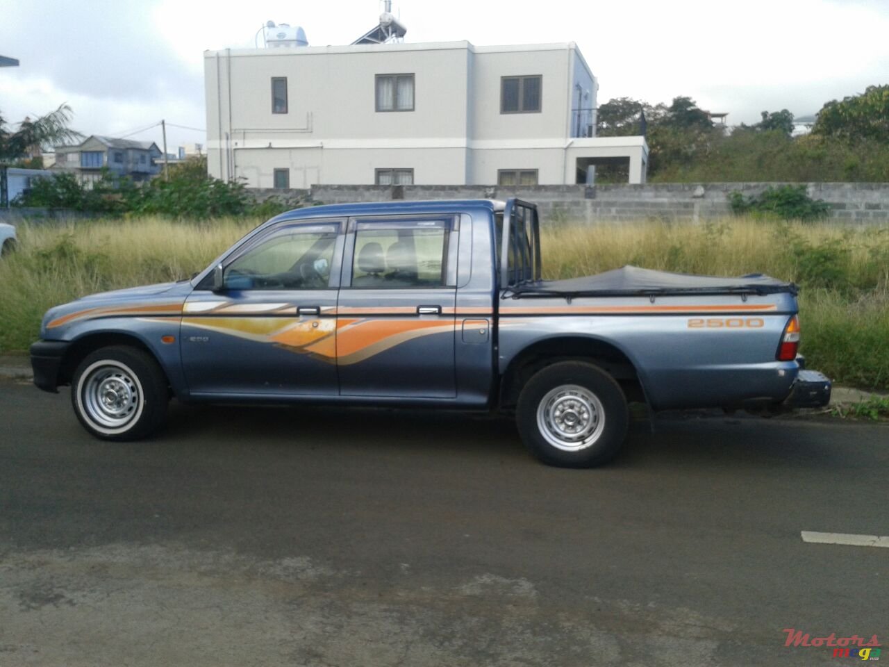 2000' Mitsubishi L 200 DOUBLE CAB photo #1
