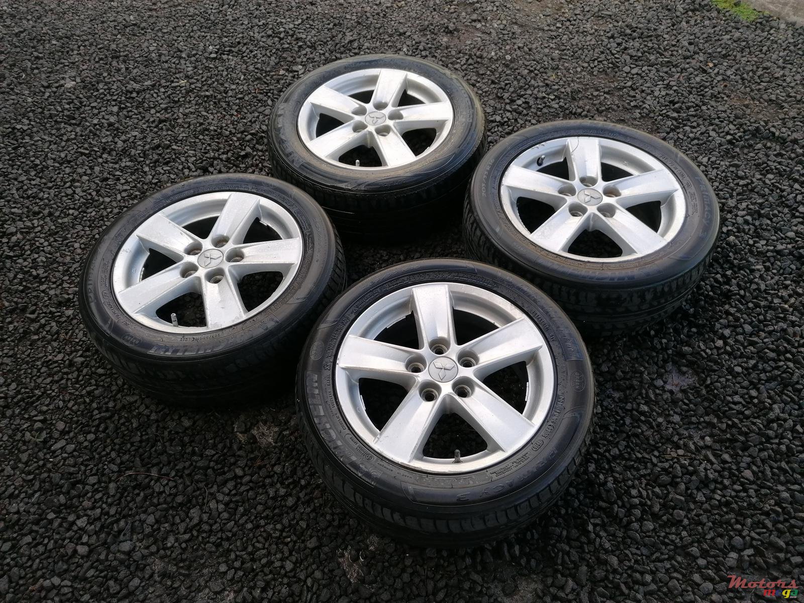 2022' Mitsubishi 4  jantes cosmic 16 pouces photo #1