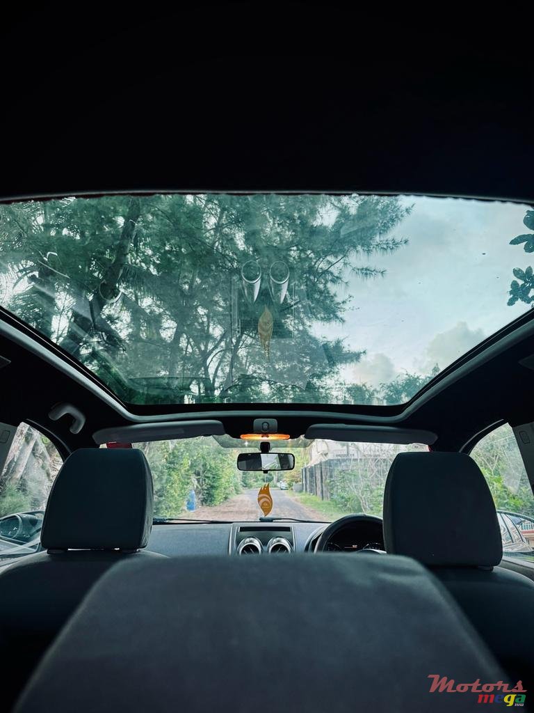 2012' Nissan Qashqai+2 photo #7