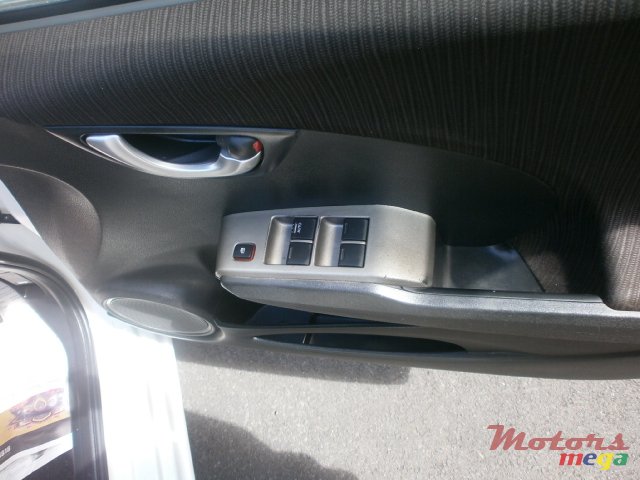 2013' Honda FIT USA fit hybrid photo #5