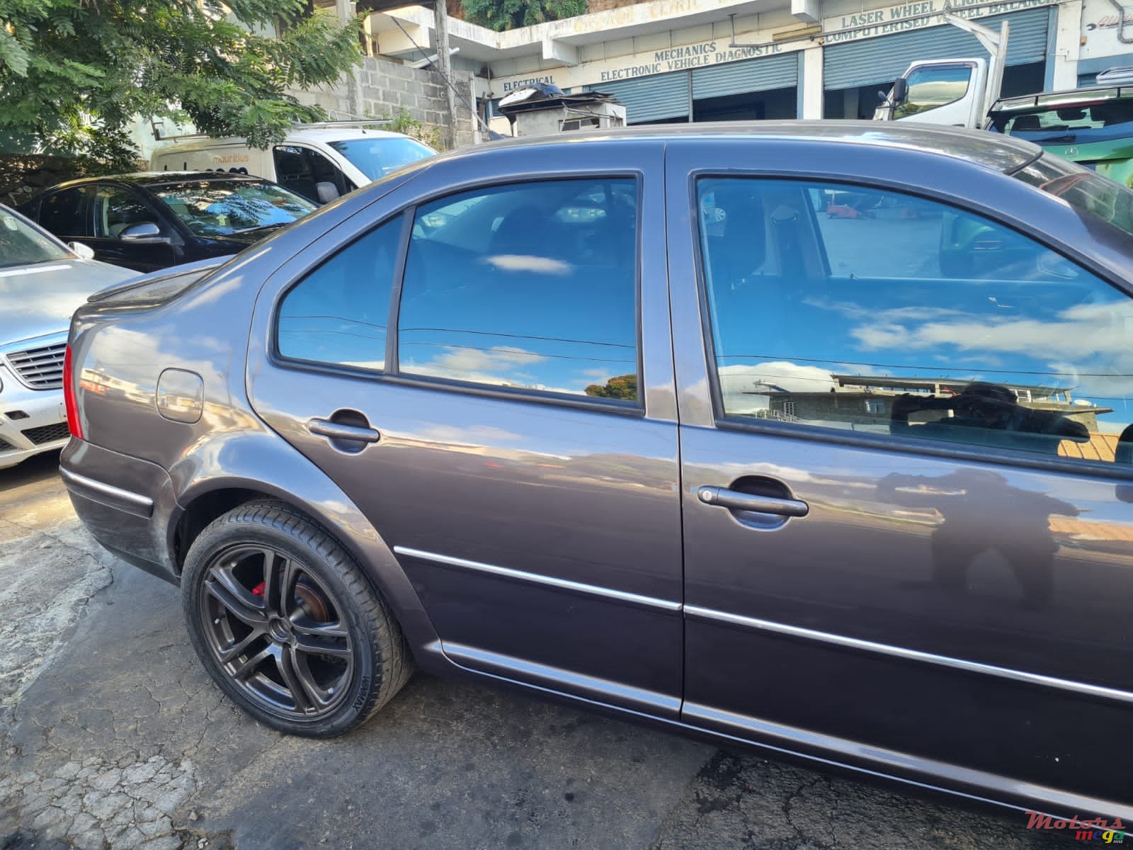 2003' Volkswagen Bora photo #5