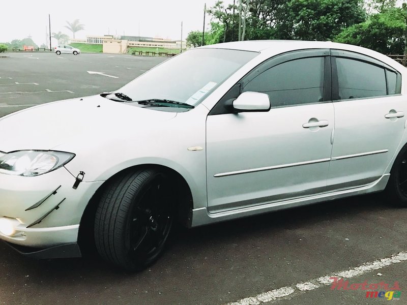 2005' Mazda 3 Sport photo #1