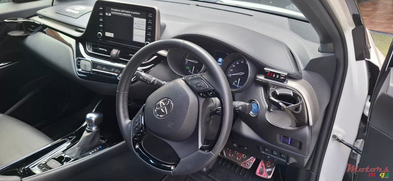 2021' Toyota C-HR photo #4