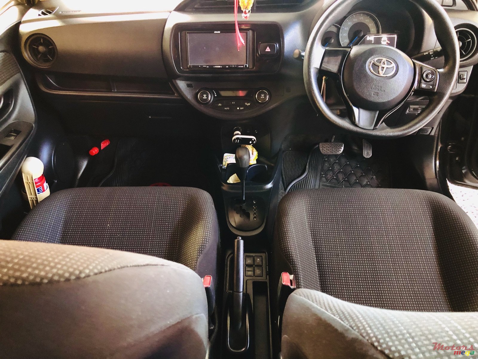 2017' Toyota Vitz photo #4