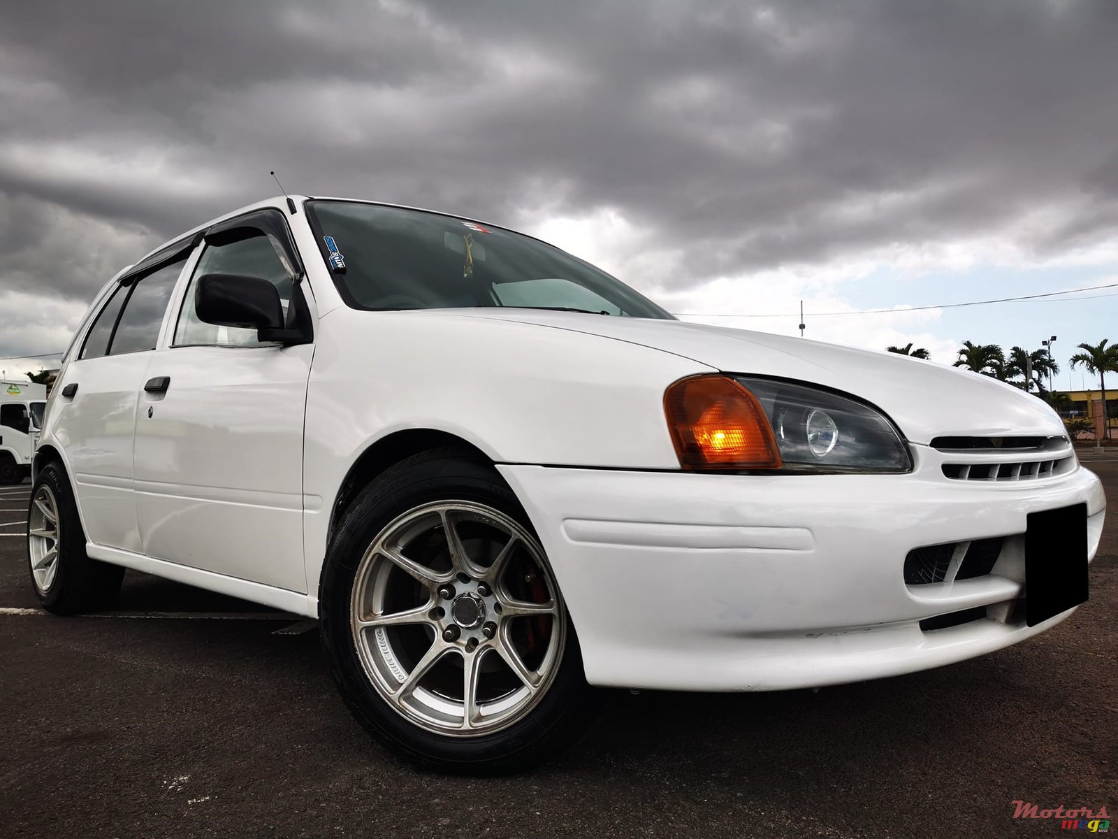 1999' Toyota Starlet photo #3