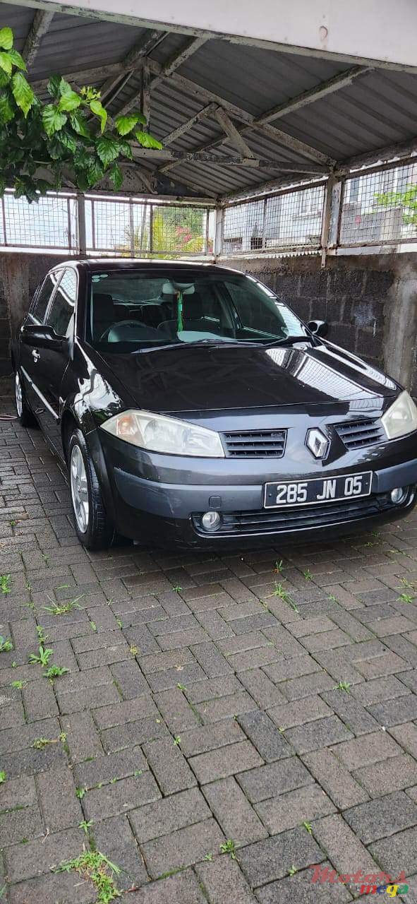 2005' Renault Megane photo #1