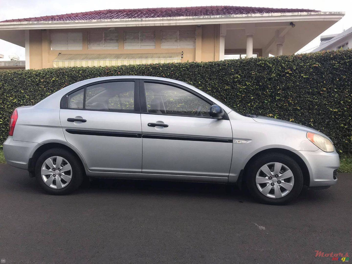 2008' Hyundai Accent photo #2