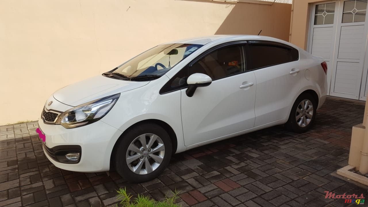 2013' Kia Rio photo #2