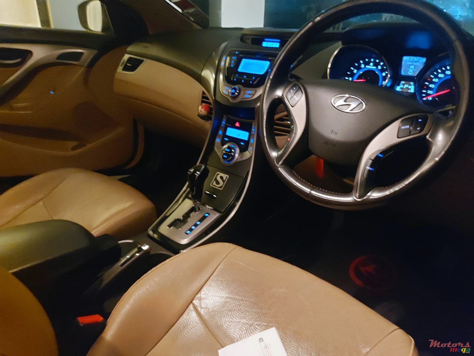 2013' Hyundai Elantra photo #4