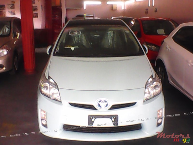 2011' Toyota Prius photo #1