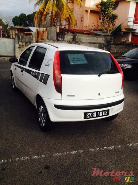 2002' Fiat Punto photo #1