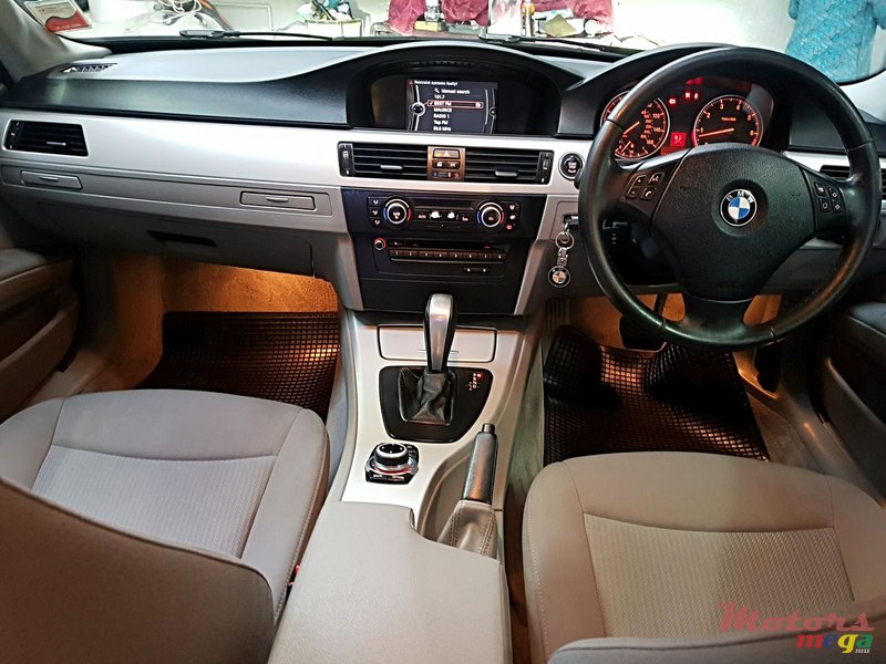 2010' BMW 320 Automatic photo #5