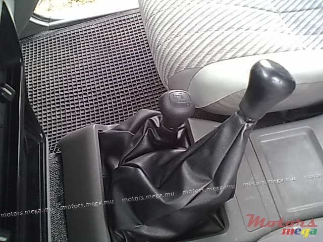 2001' Isuzu 4X4 LS JAPAN photo #5