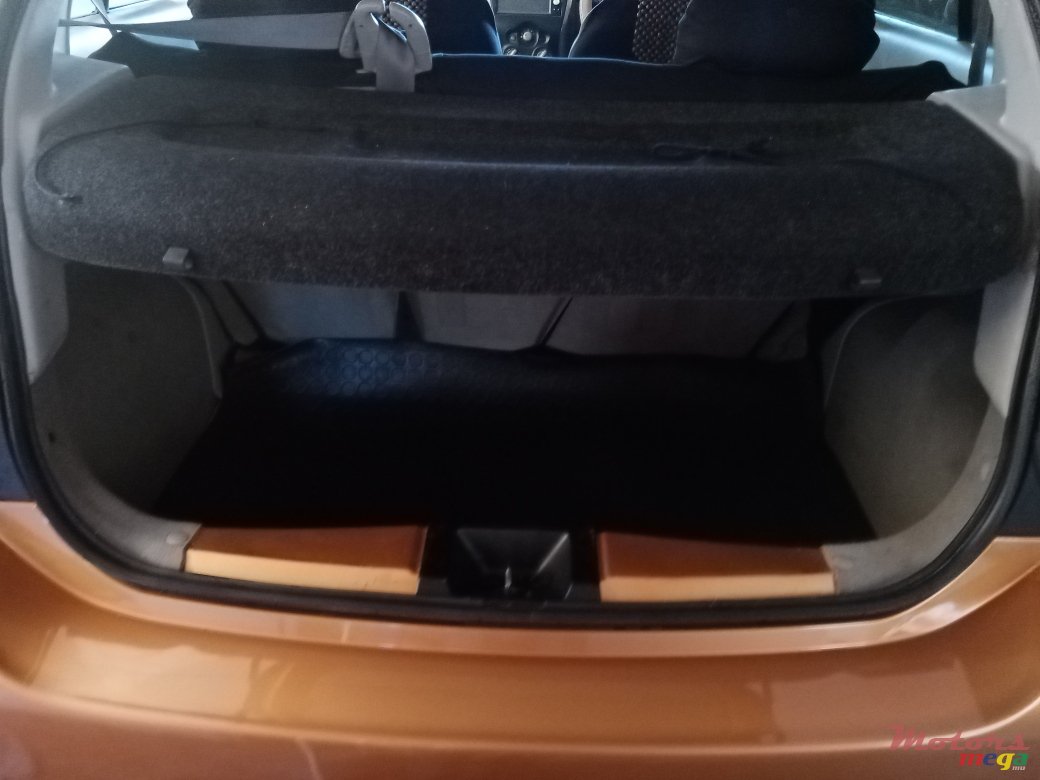 2014' Nissan March photo #7