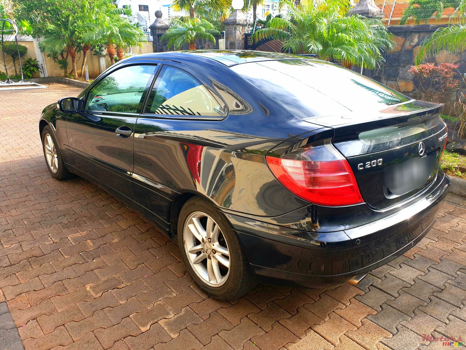 2002' Mercedes-Benz C-Class Sports Coupe Kompressor photo #4
