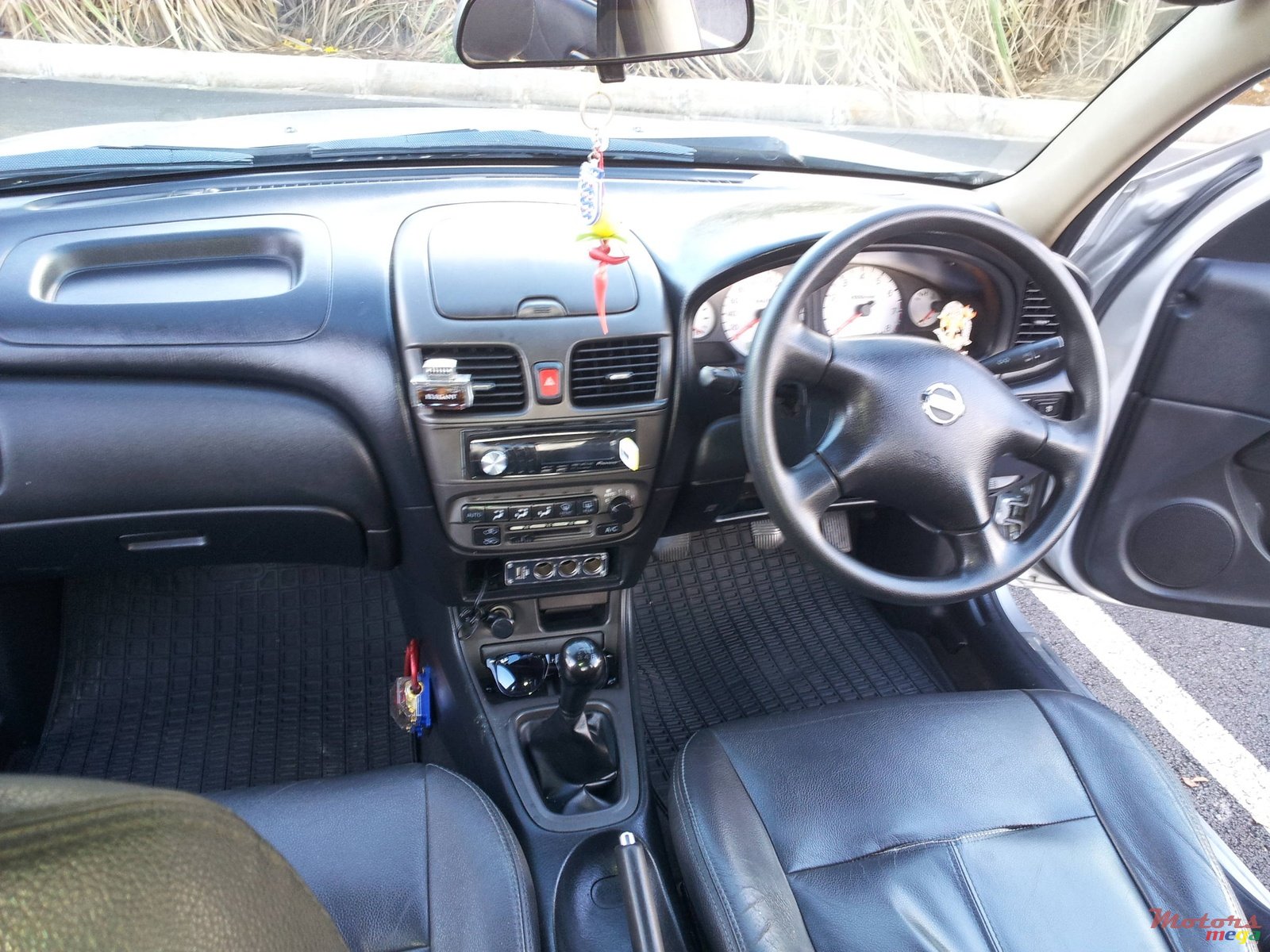 2005' Nissan Sunny N17 photo #3