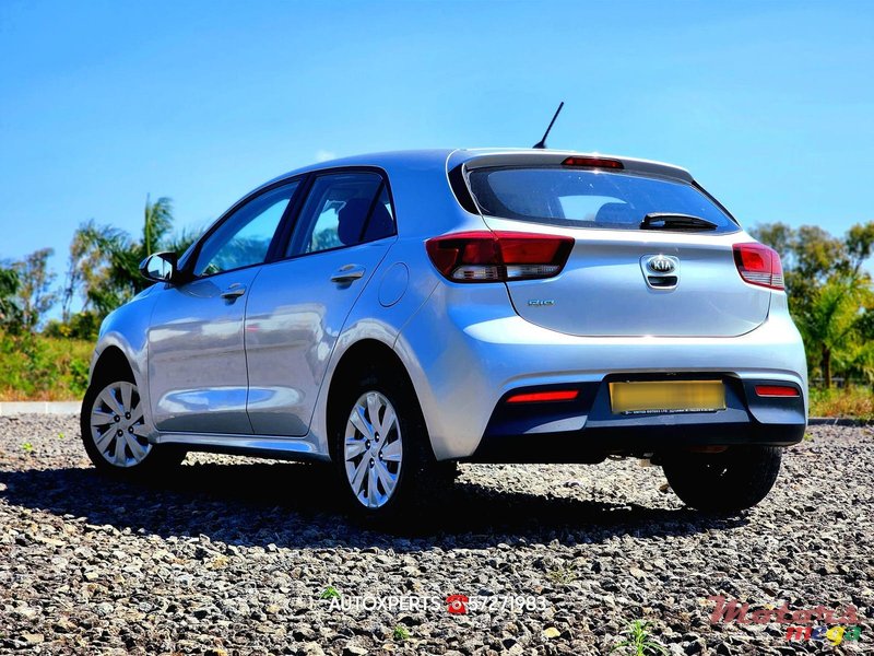 2017' Kia Rio photo #5