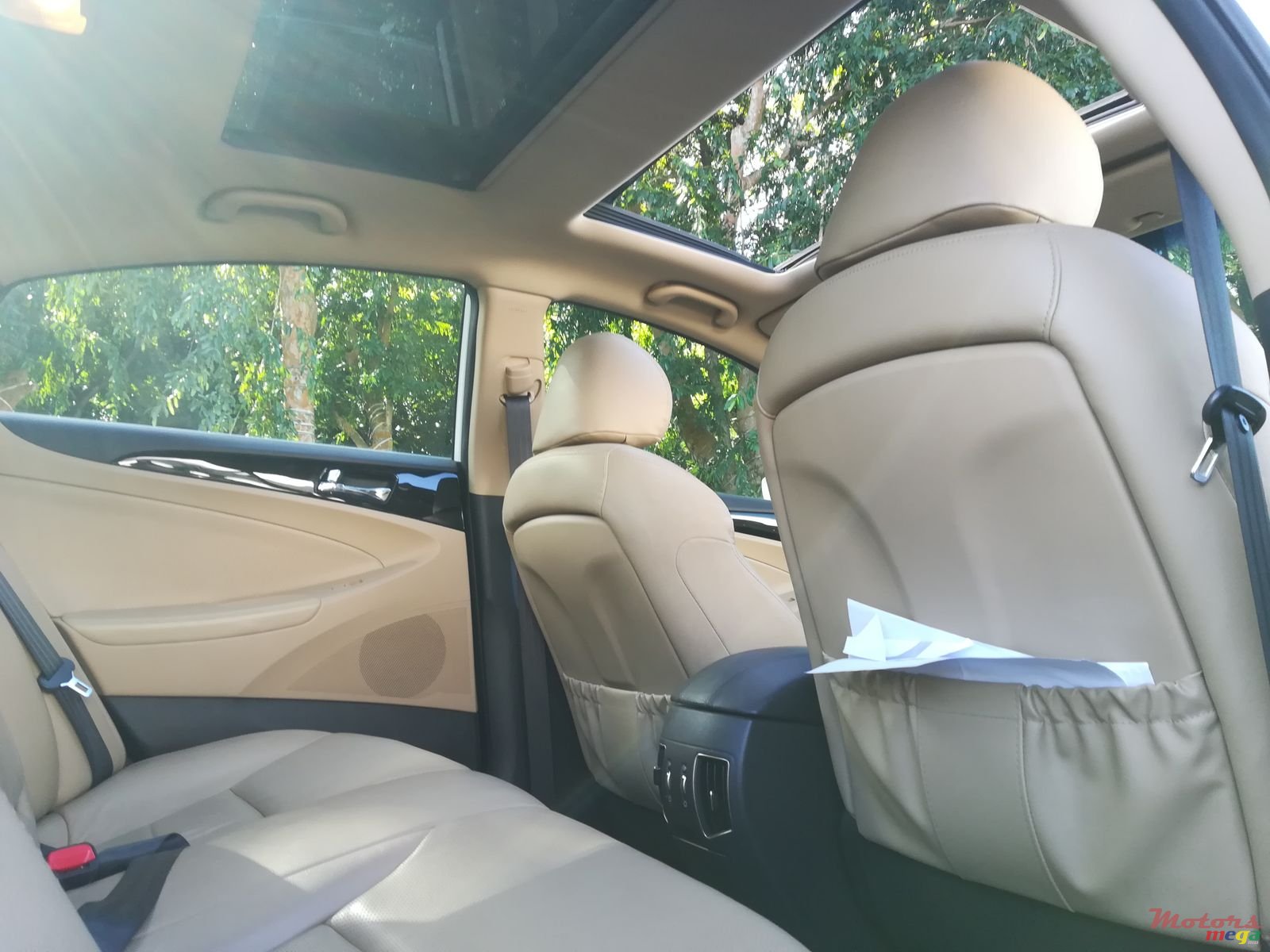 2012' Hyundai Sonata photo #3