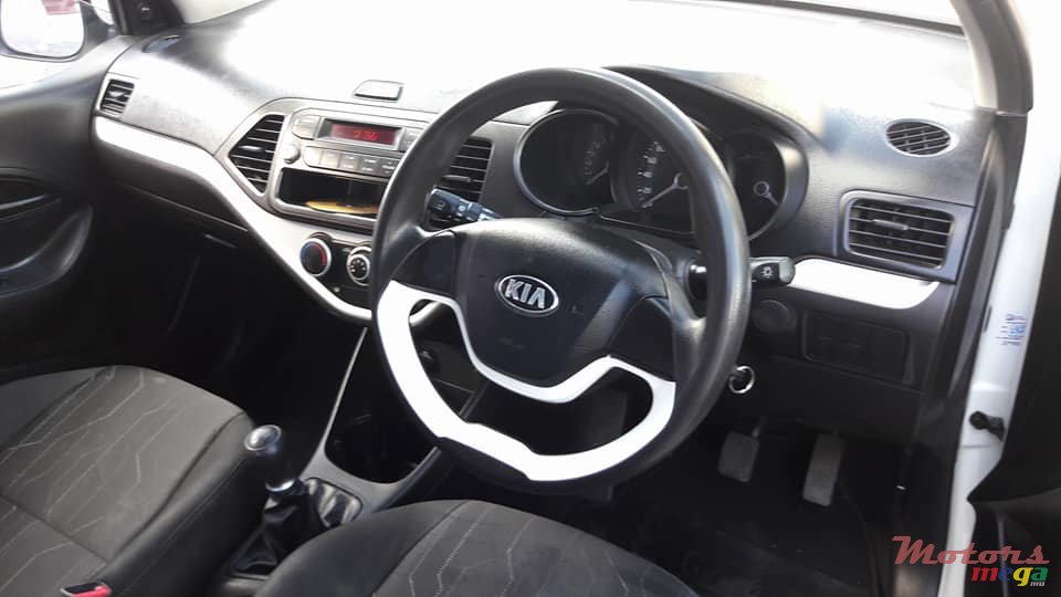 2013' Kia Picanto photo #4